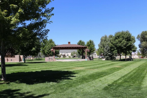 Historian Inn image 15