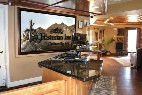 Historian Inn image 9